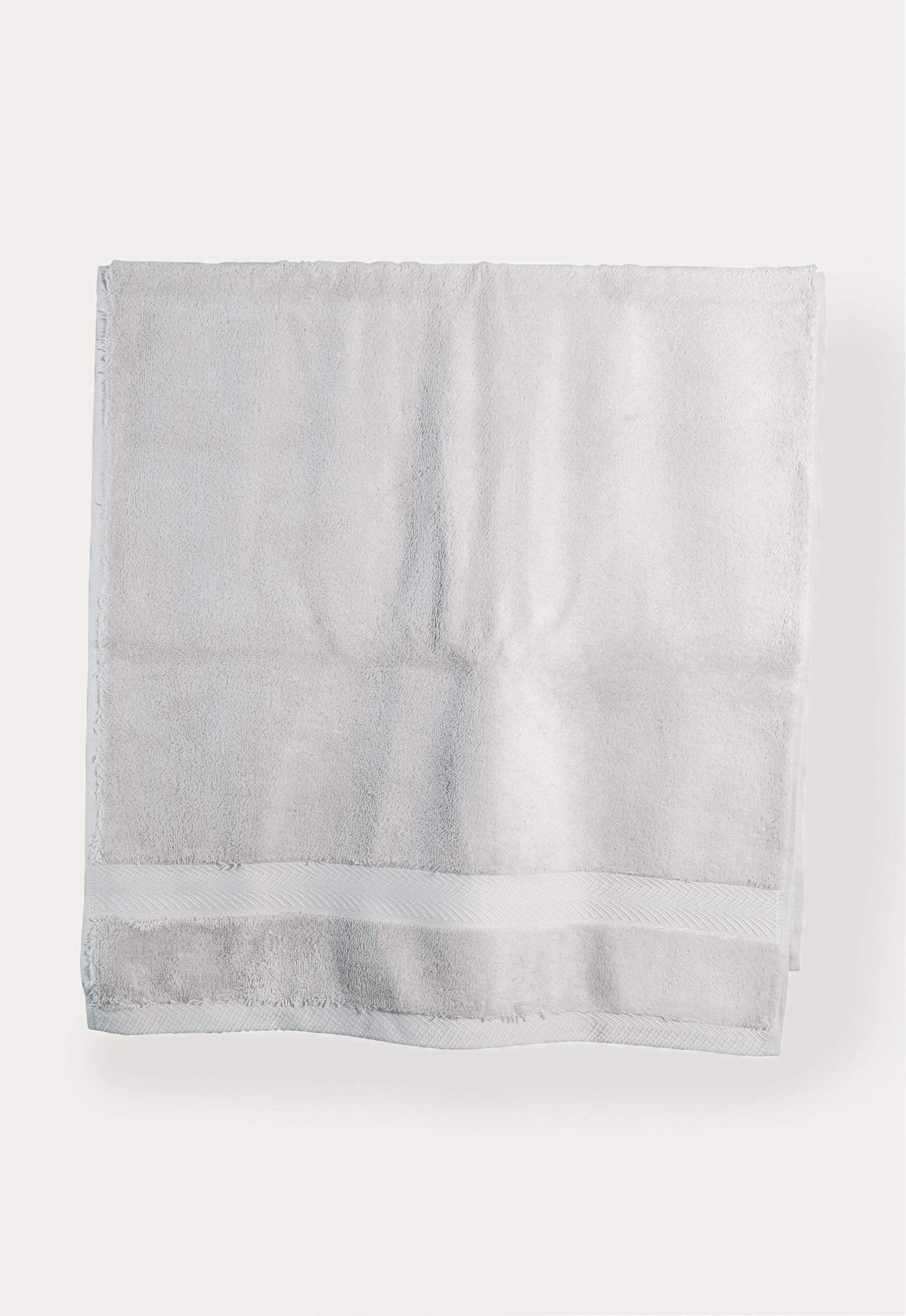 Royal Quest White Bath Towel